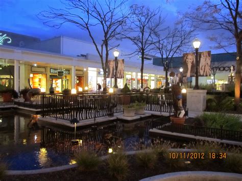 Old orchard illinois - Location & Hours. Suggest an edit. 4905 Old Orchard Ctr. Skokie, IL 60077. Lamon Ave & Bronx Ave. Get directions. Amenities and More. …